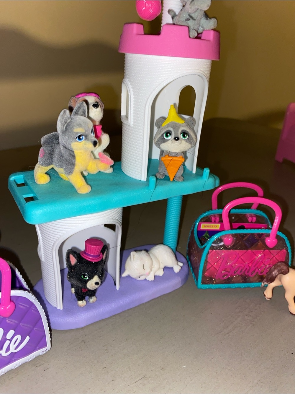 Barbie Pets Set, comes with play tower, 7 pets, and two carry totes - Picture 6 of 7